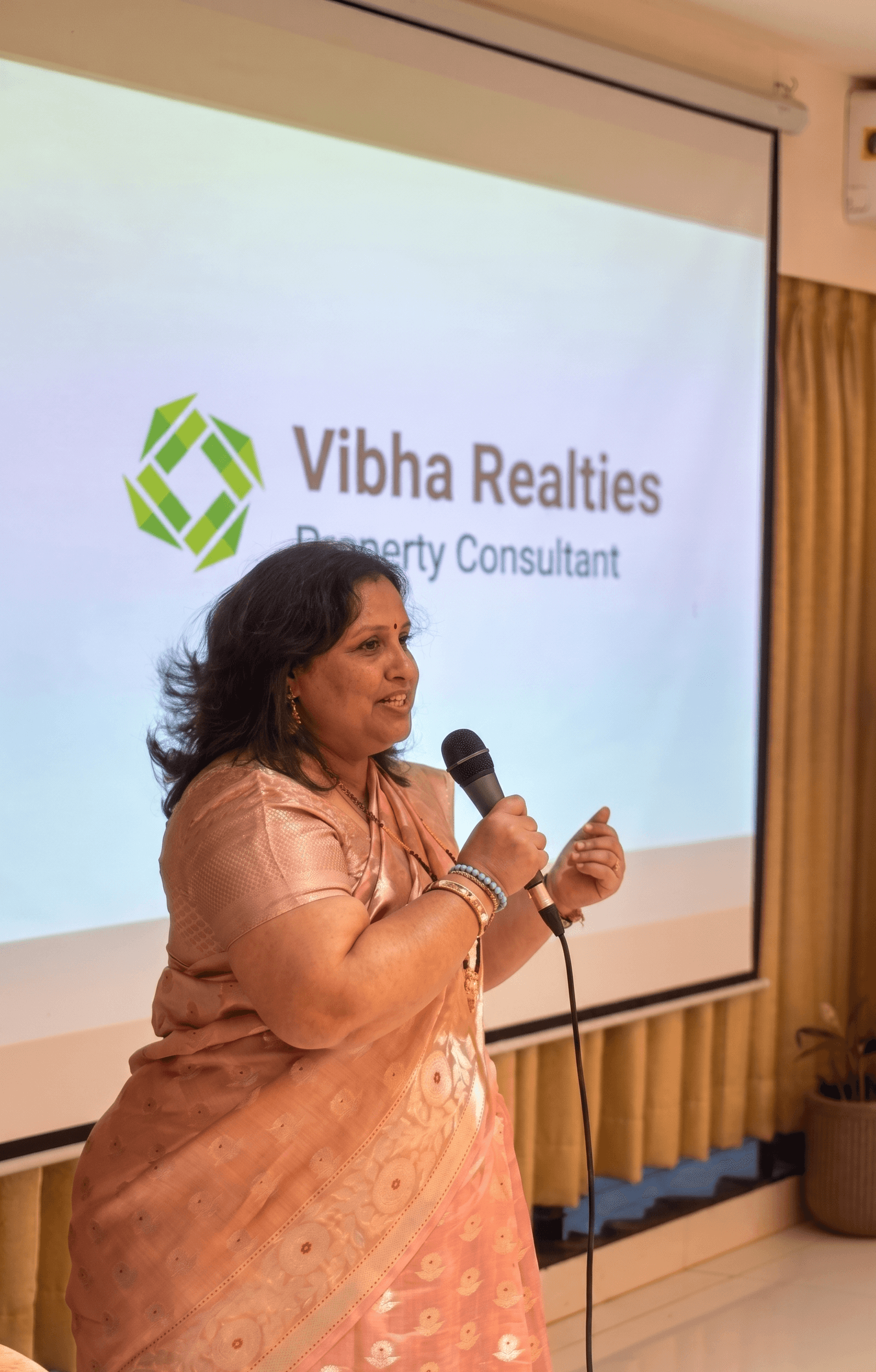 Charushila Bhalerao – Pune Real Estate Consultant